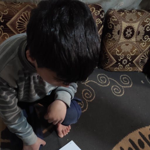 طفلنا مالك يتيم من مدينة حلب