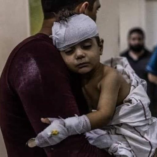 Idlib unter Bombardierung (zusammen können wir die Verluste ertragen)